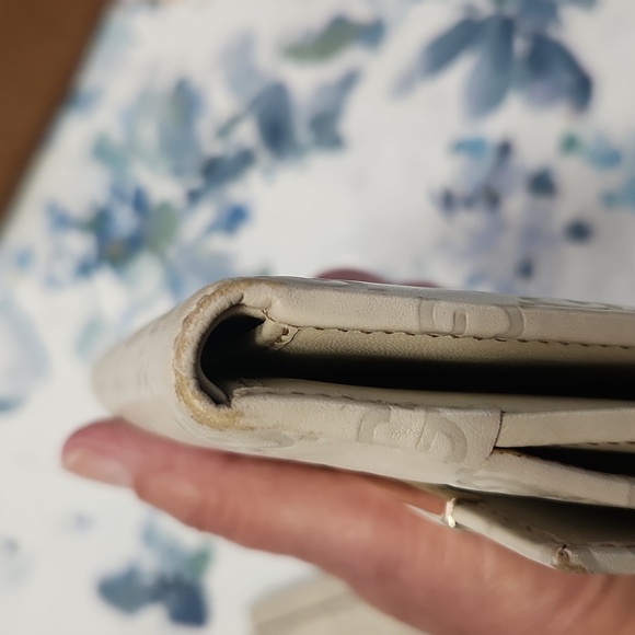 Gucci wallet key case set. Very good condition with very few callouts. - Picture 7 of 11